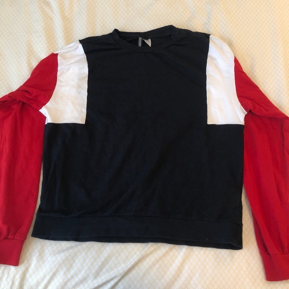 H&M Divided long sleeve t-shirt size small red, black and white - Picture 1 of 3